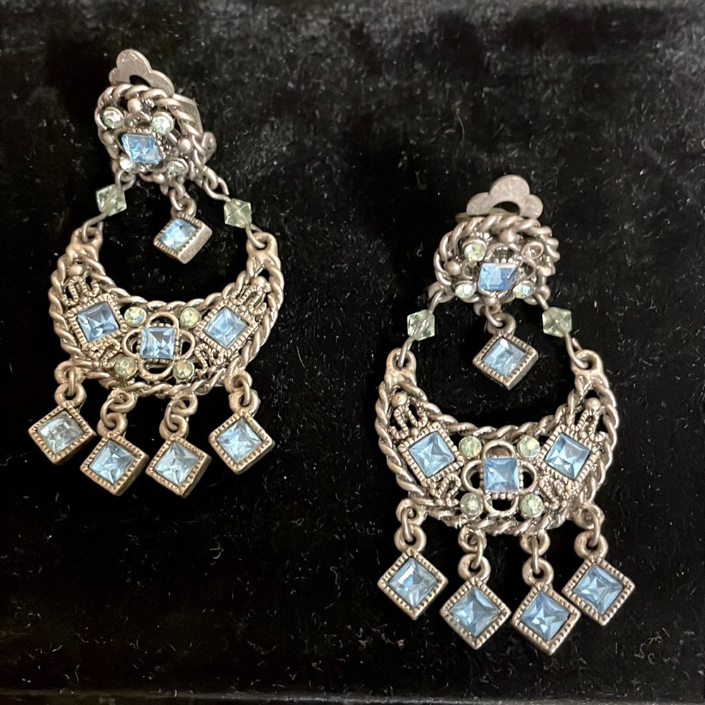 COPY - Clips.  Silver and blue gemstone